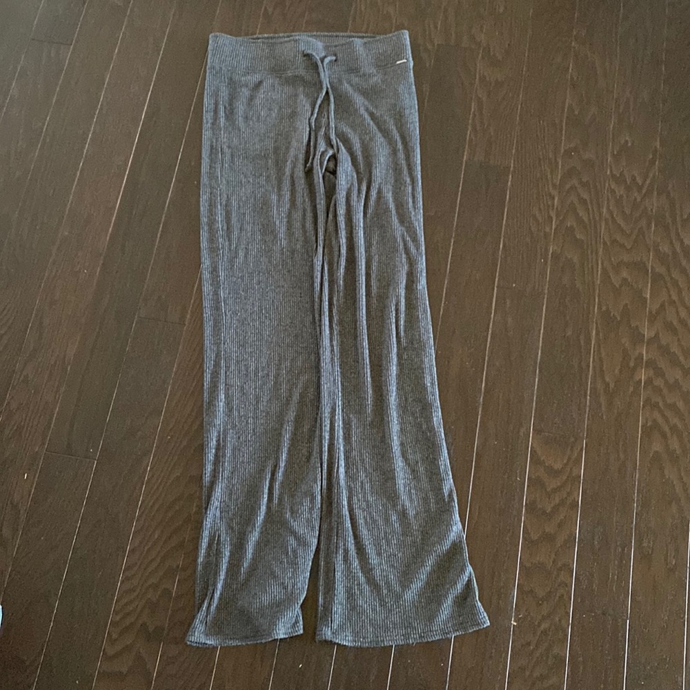 Gilly Hicks by Hollister size M comfy pants, in excellent condition